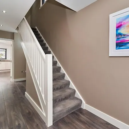 Feriehus Modern Clonsilla Townhouse Sleeps 6 Dublin