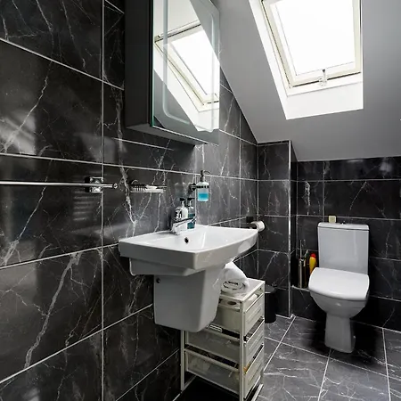 Modern Clonsilla Townhouse Sleeps 6 Dublino