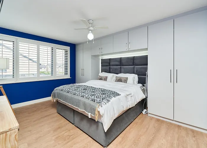 Dom wakacyjny Modern Clonsilla Townhouse Sleeps 6