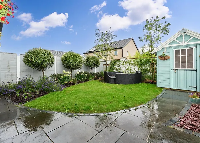 Modern Clonsilla Townhouse Sleeps 6