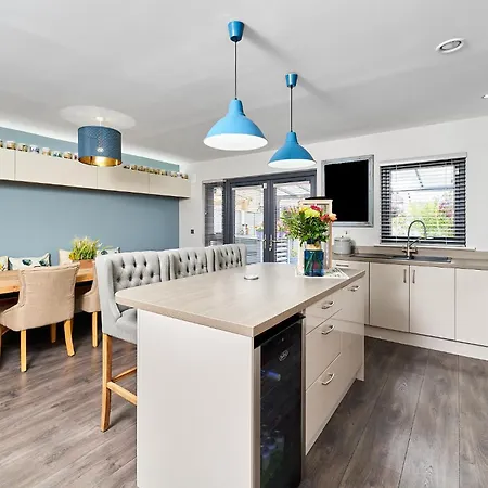 Nyaraló Modern Clonsilla Townhouse Sleeps 6 Dublin