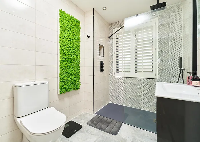 Feriehus Modern Clonsilla Townhouse Sleeps 6